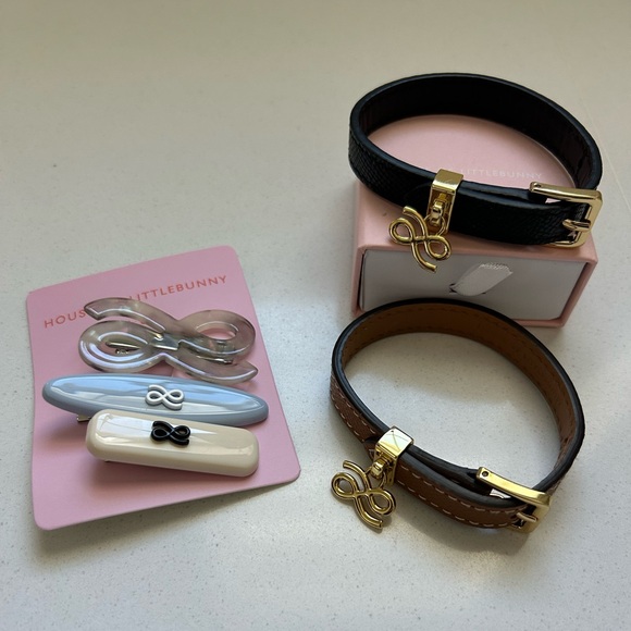 Accessories - Picture 1 of 5